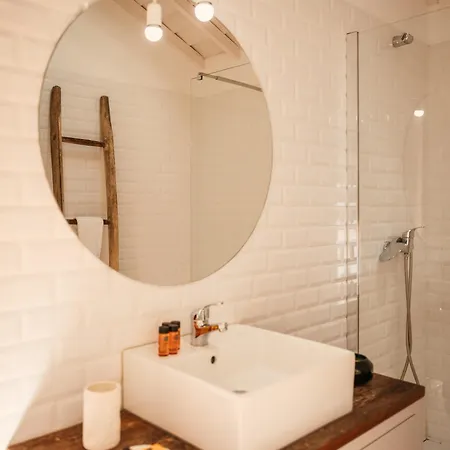 By Nhôme Hotel