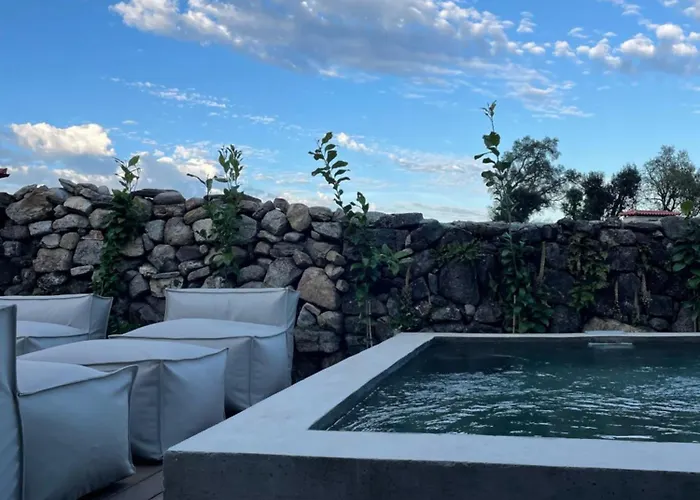 Cerquido By Nhome Hotel *